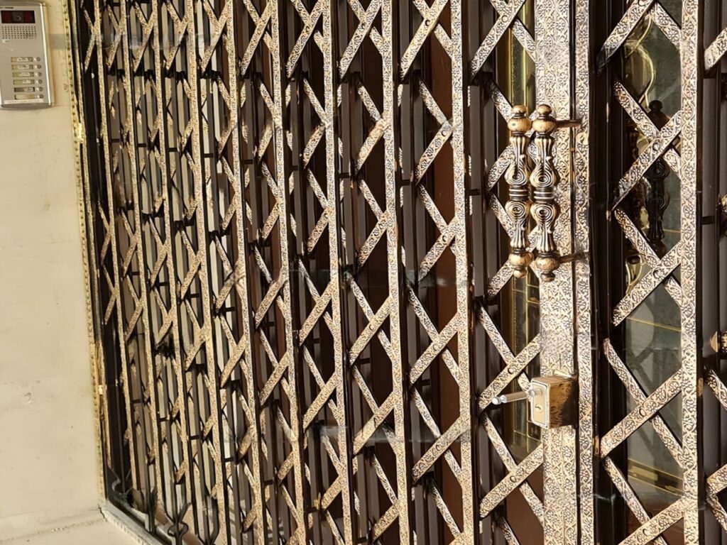 راهنمای نصب درب آکاردئونی کرج