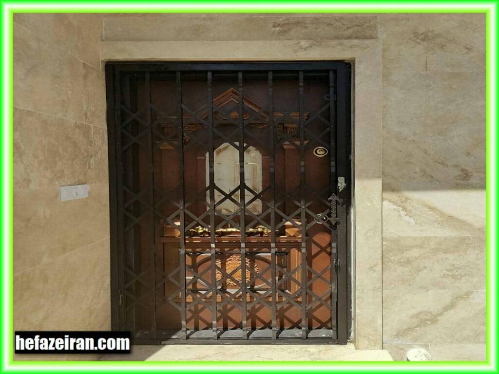 حفاظ درب آکاردئونی