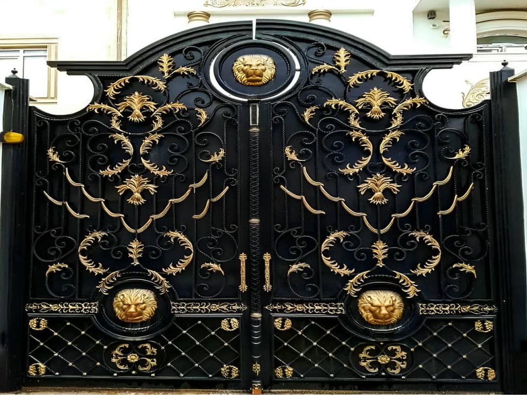 طراحی درب حیاط و پارکینگ با فرفورژه