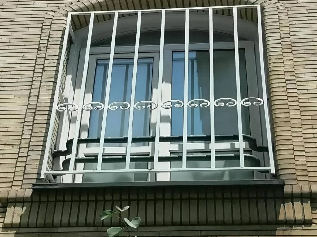 قانون نصب حفاظ پنجره و بالکن