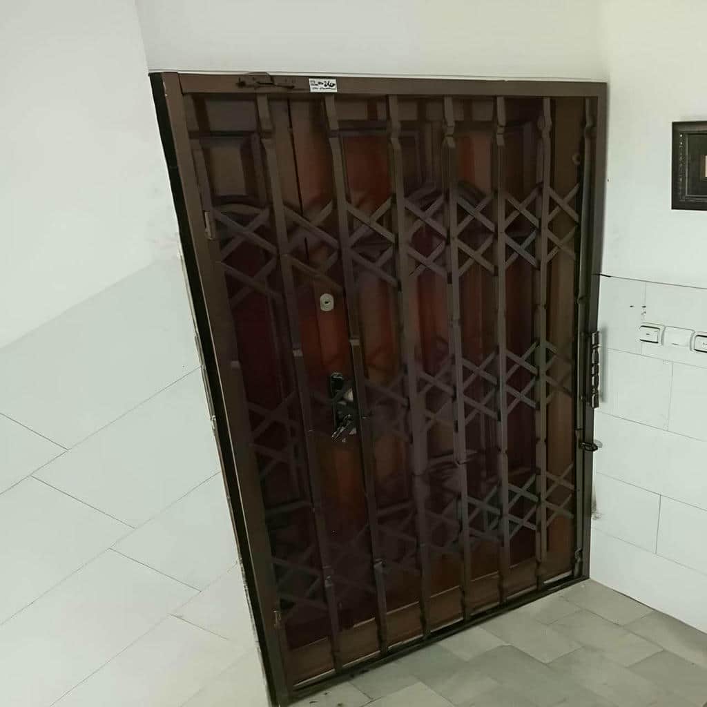 accordion-door-protection-apartment-xr بهترین قیمت و امنیت حفاظ آکاردئونی