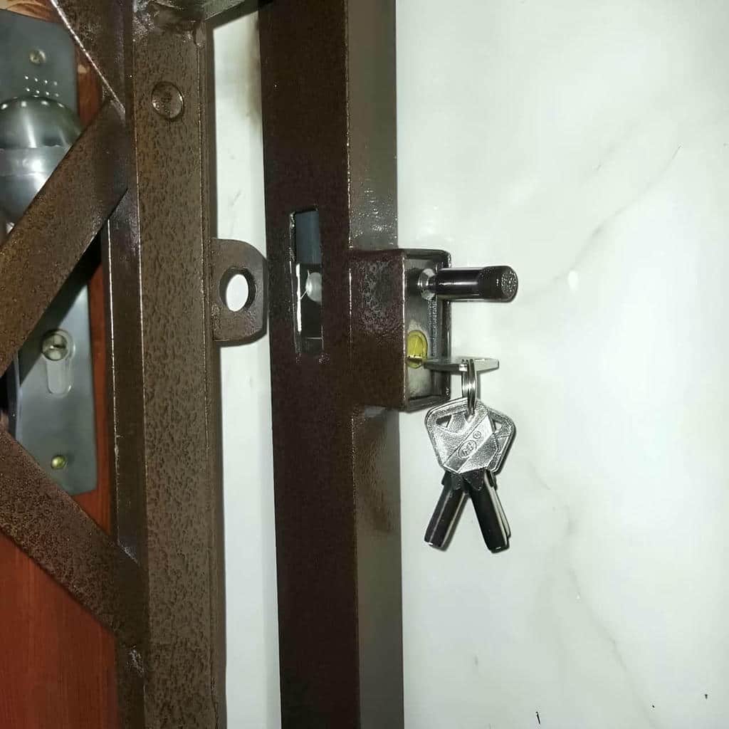 قفل مخفی درب آکاردئونی