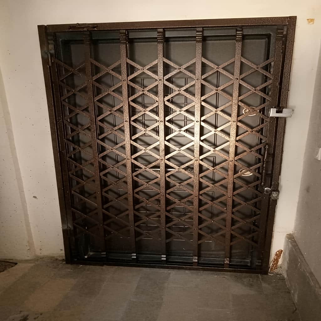 حفاظ آکاردئونی تمام گل دوبل سه جداره تسمه ۲.۵ – 8 تولیدکننده درب آکاردئونی تمام گل دوبل سه جداره
