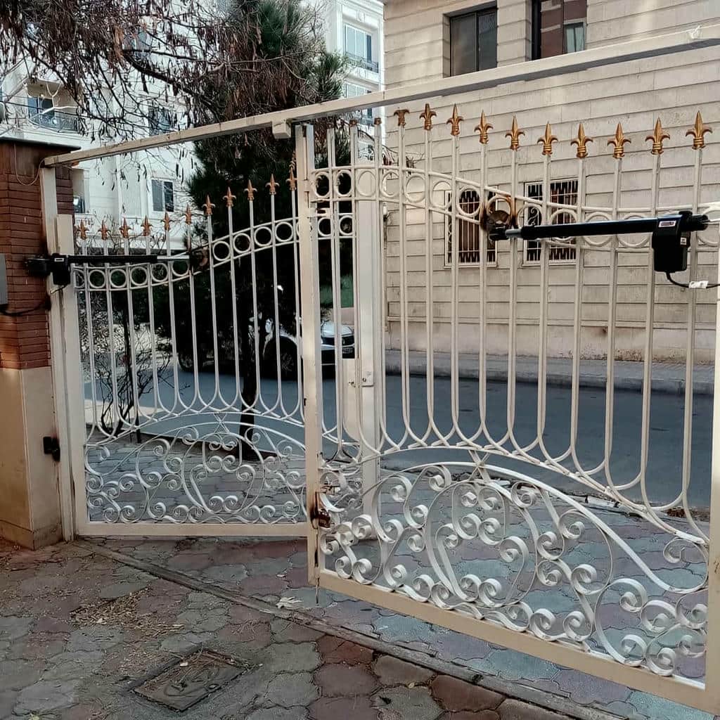 نصب جک درب پارکینگ اتوماتیک اصولی در سقز