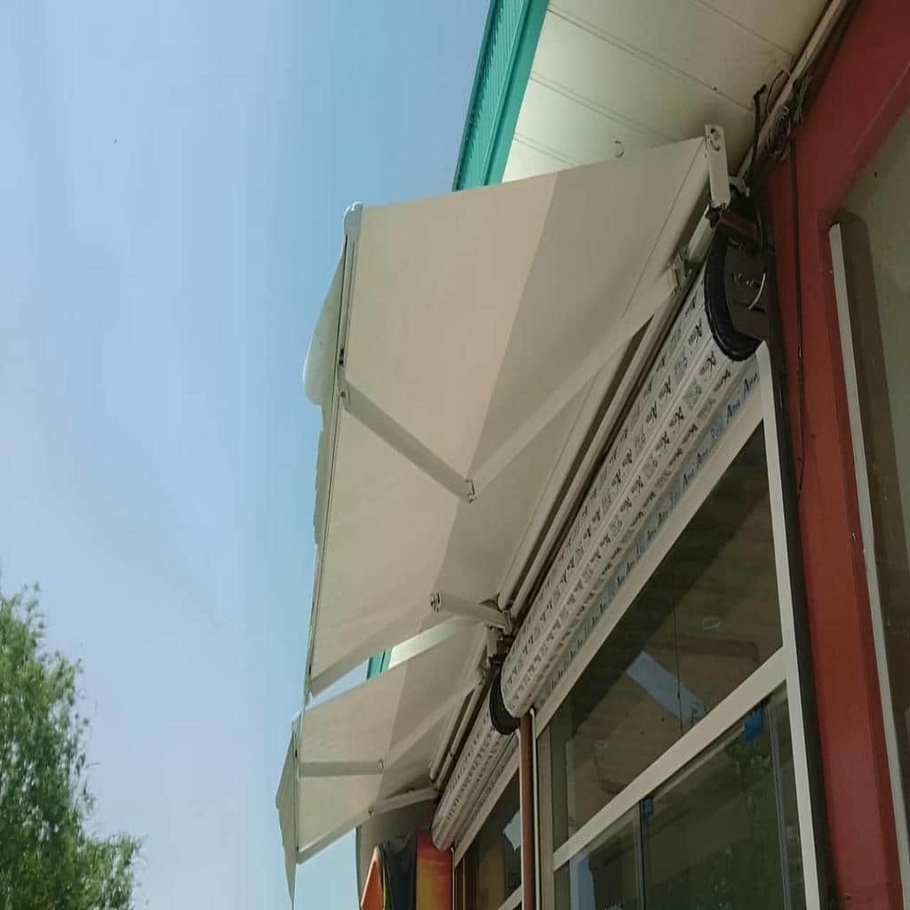 قیمت سایبان برقی بازویی اتوماتیک تجاری در ارومیه