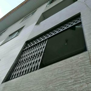 درب آکاردئونی در مشهد