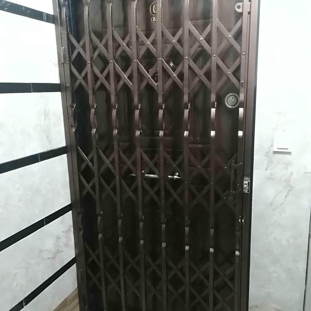 نصب درب آکاردئونی چهارگل در استان گیلان