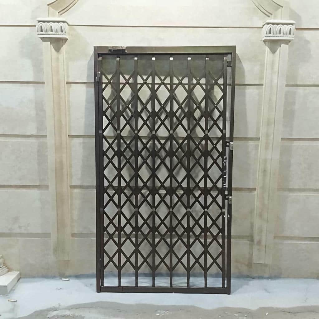 درب آکاردئونی در استان خوزستان