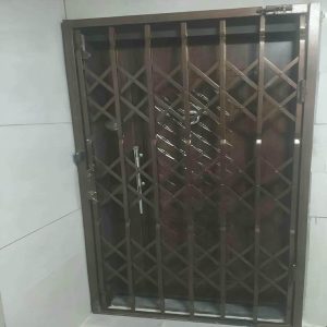 درب آکاردئونی در کرمان