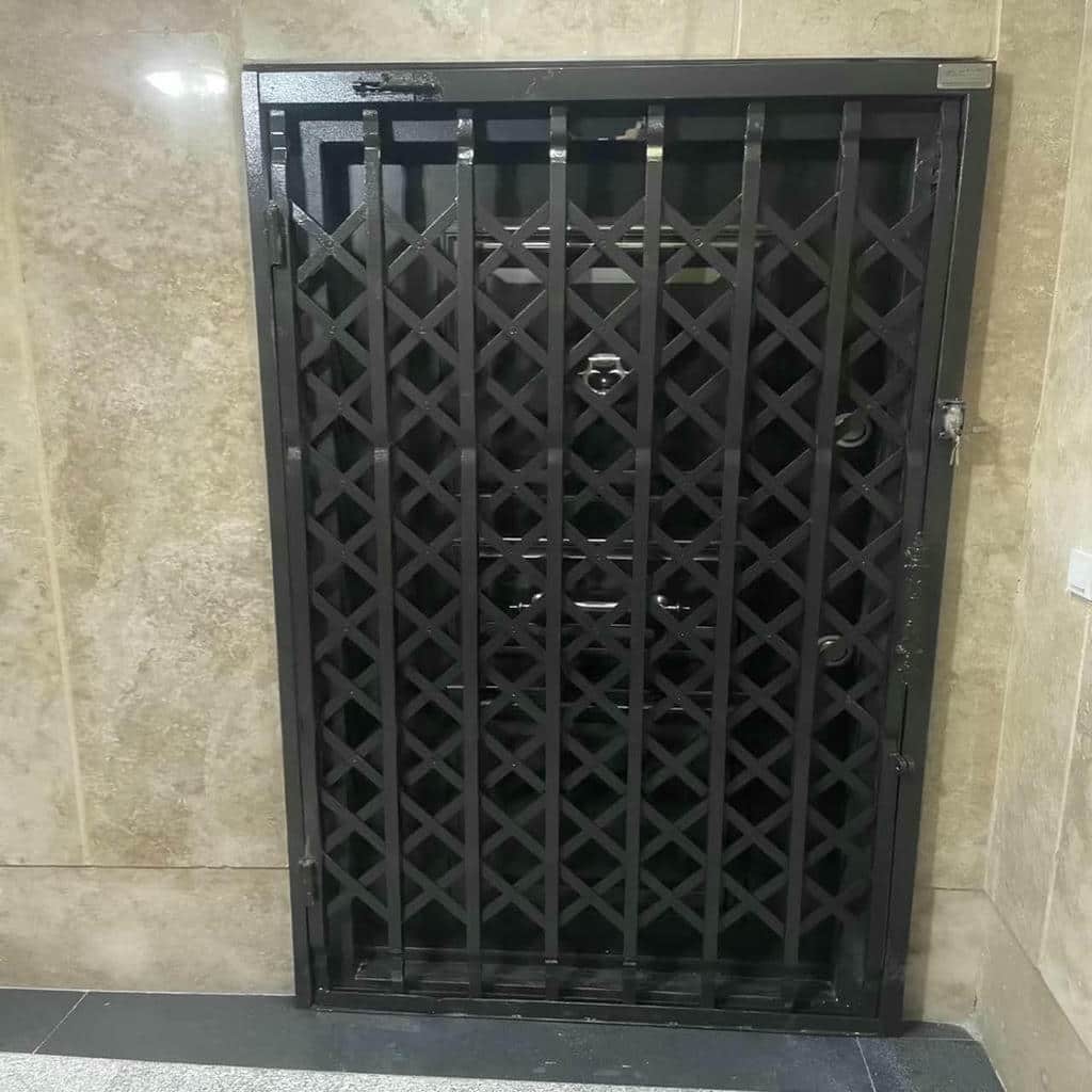 کارخانه درب آکاردئونی فولادی در استان مازندران
