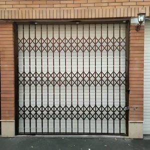 درب آکاردئونی در بندرعباس