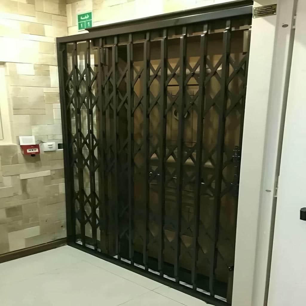 نصب درب آکاردئونی چهارگل در محمودآباد