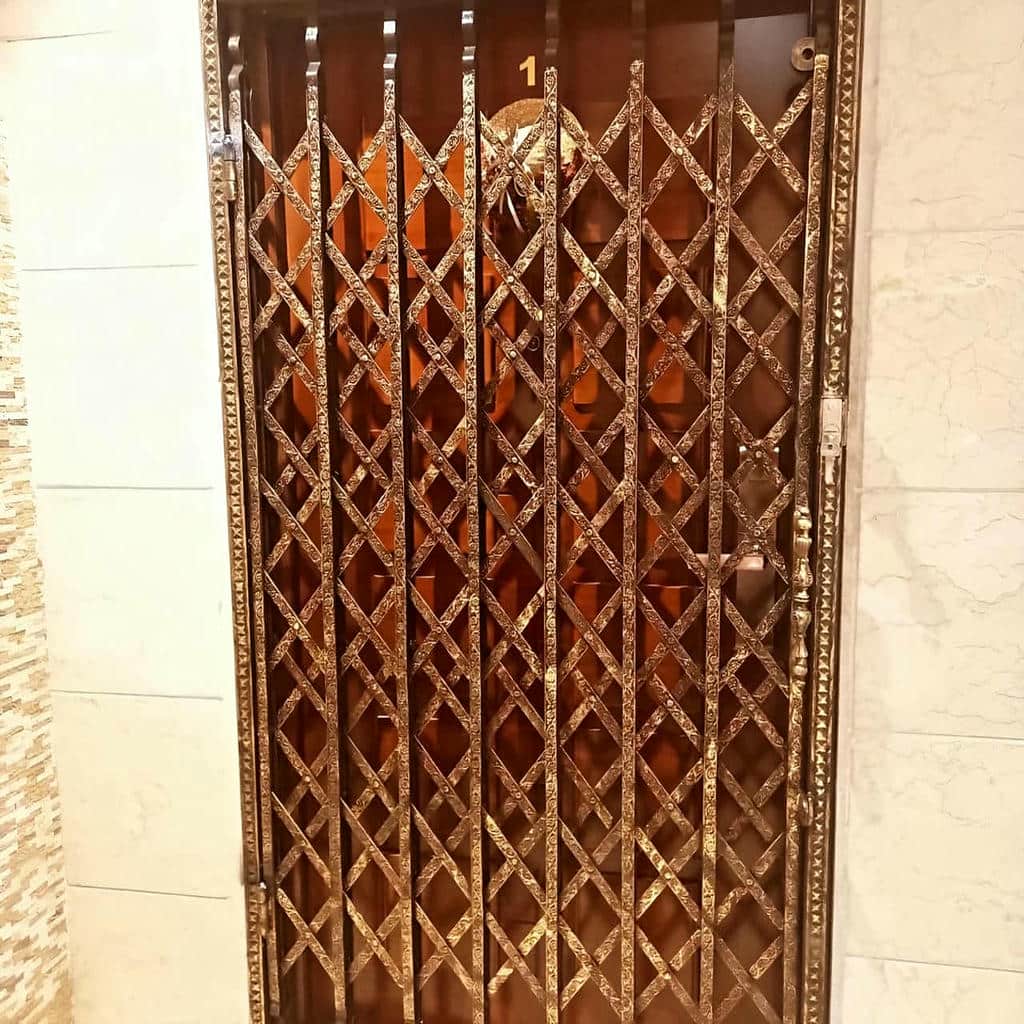 کارخانه درب آکاردئونی فولادی در بومهن