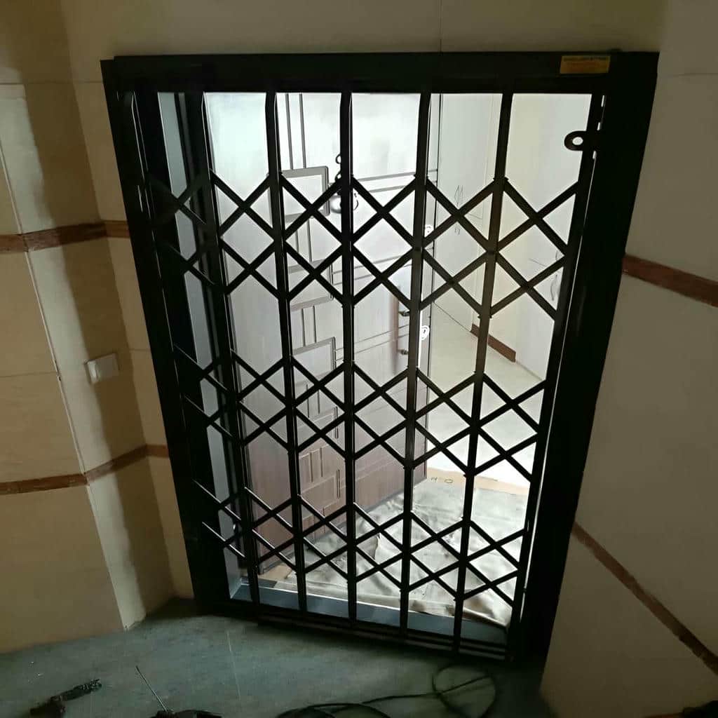 نصب درب آکاردئونی چهارگل در قائمشهر