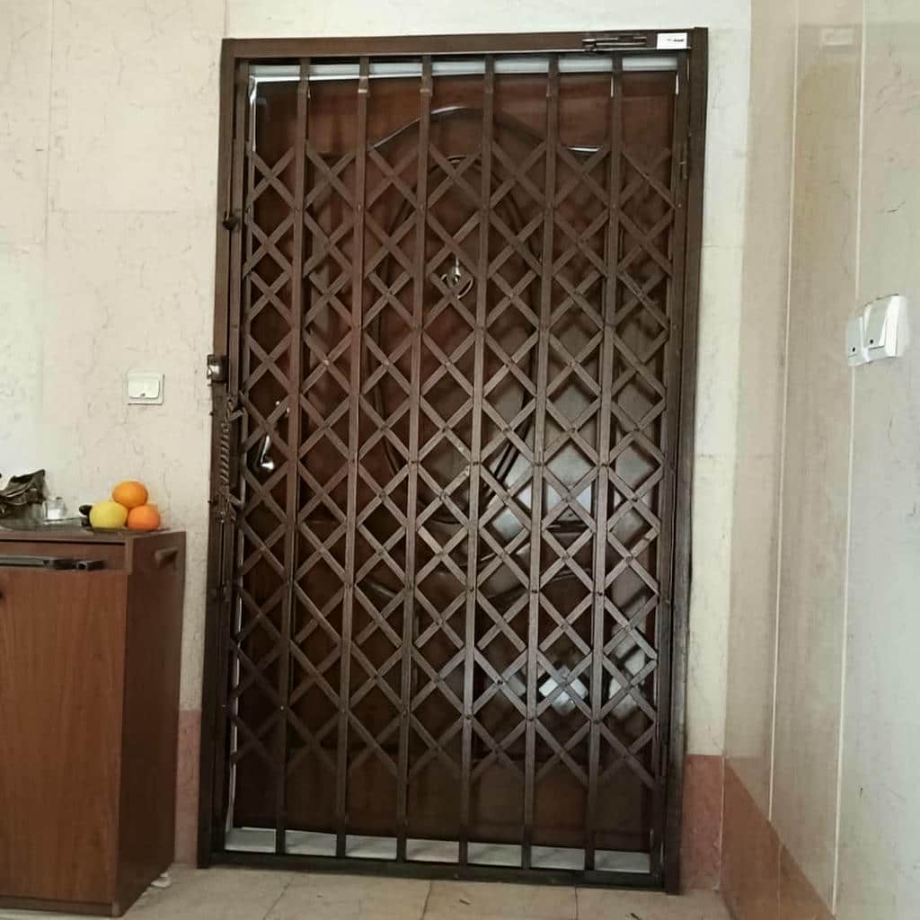 کارخانه درب آکاردئونی فولادی در بیرجند