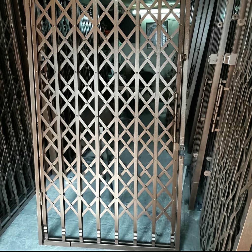 کارخانه درب آکاردئونی فولادی در اهواز