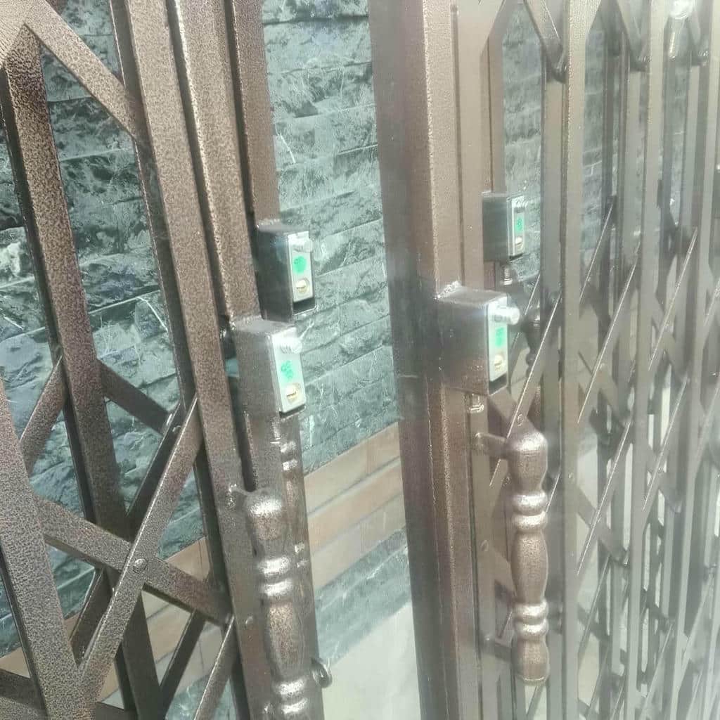 کارخانه درب آکاردئونی فولادی در کمال شهر