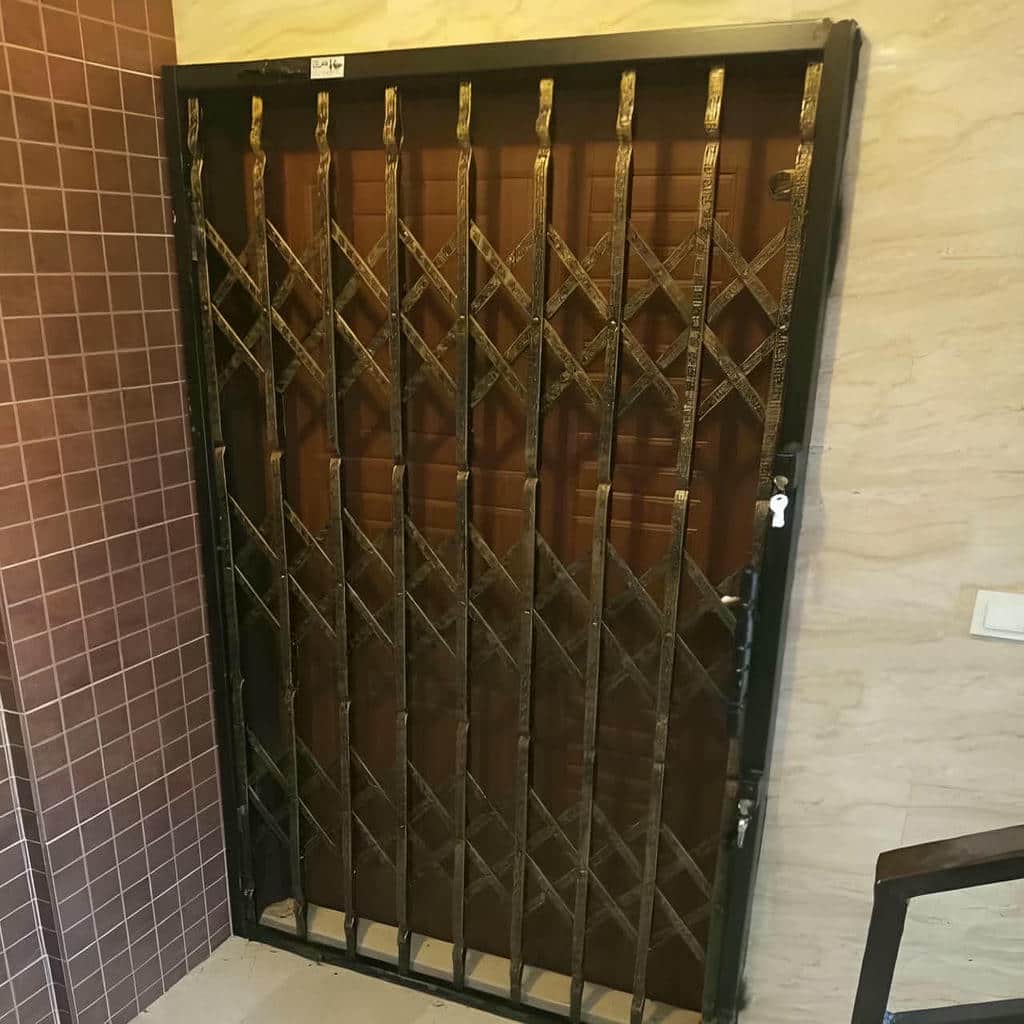 نصب درب آکاردئونی چهارگل در ساری