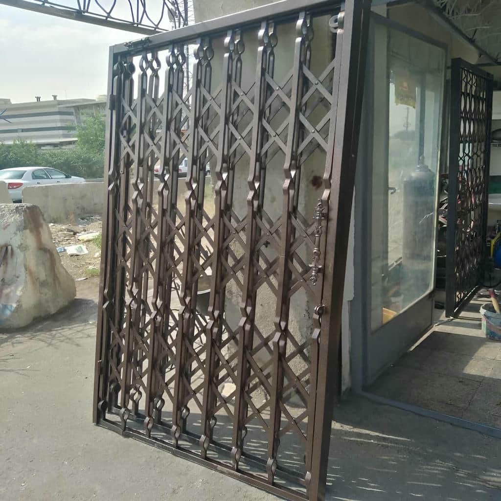 کارخانه درب آکاردئونی فولادی در بندر بوشهر