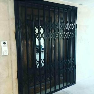 درب آکاردئونی در مریوان
