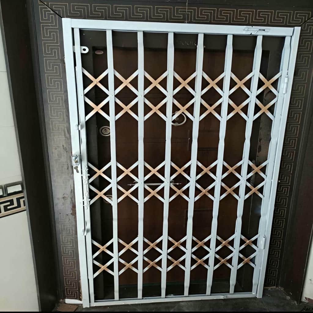 درب آکاردئونی در آبادان