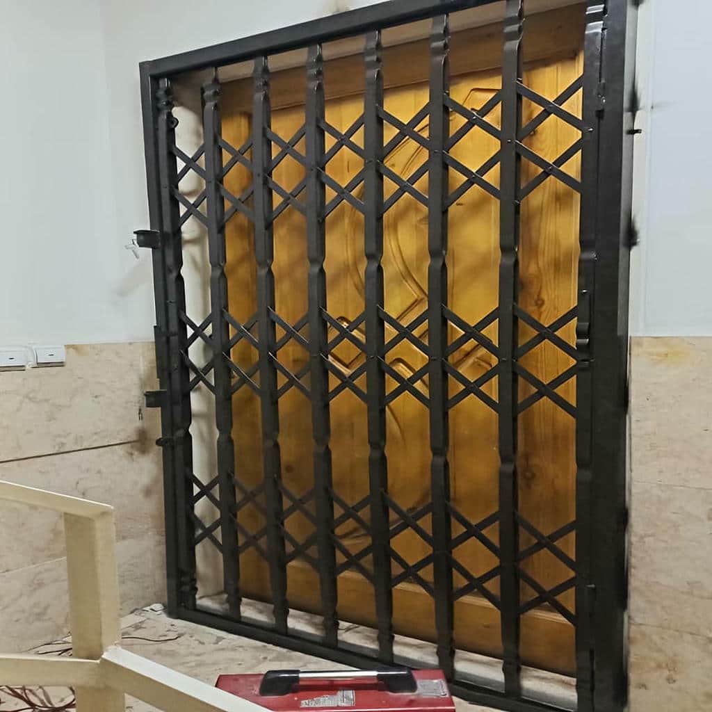 نصب درب آکاردئونی چهارگل در آمل
