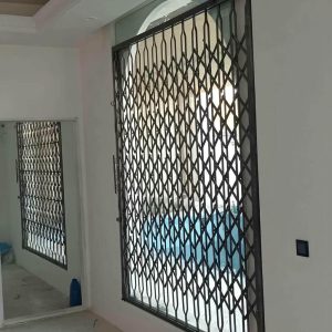 درب آکاردئونی در سقز