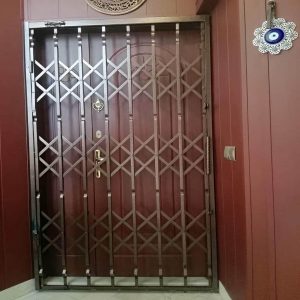 درب آکاردئونی در ساری