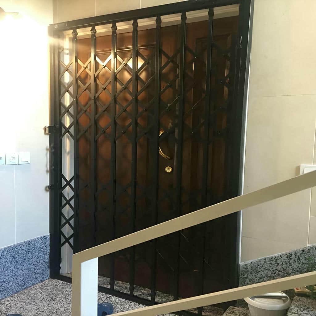 کارخانه درب آکاردئونی فولادی در استان خوزستان