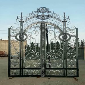 درب حیاط در نوشهر