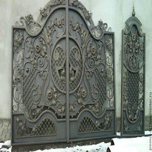 درب حیاط در سبزوار