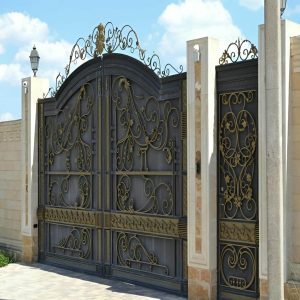 درب حیاط در نیشابور