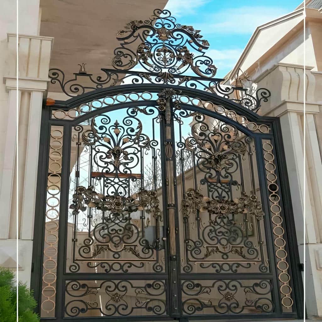نصب درب حیاط ساده مینیمال در نیشابور