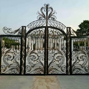 درب حیاط در گرگان