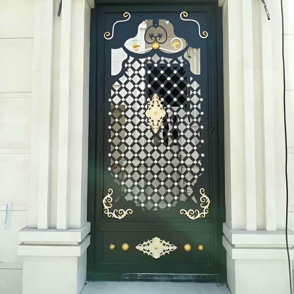 کارخانه درب حیاط رنگ کوره ای در استان گلستان