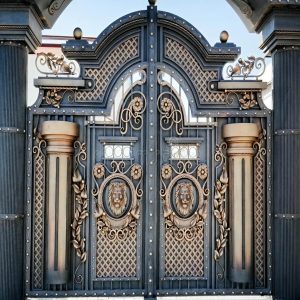 درب حیاط در قم