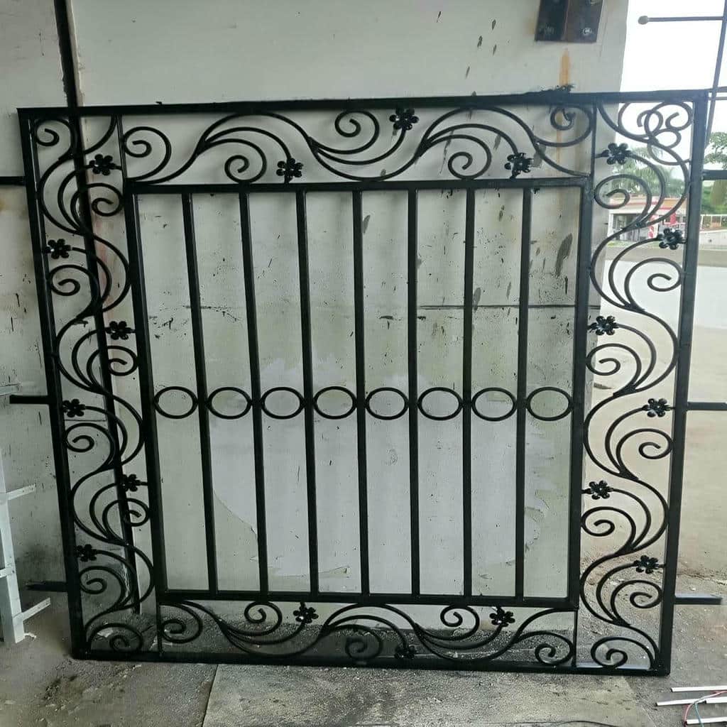 خرید حفاظ پنجره ساده آهنی در گنبدکاووس