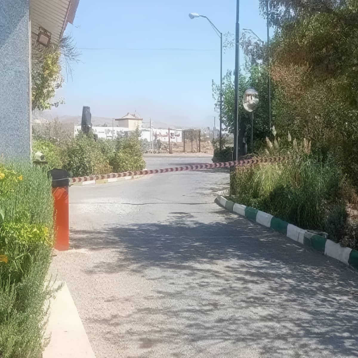 راهبند پارکینگ با فریم مقاوم بدنه راهبند پارکینگ با فریم مقاوم بدنه