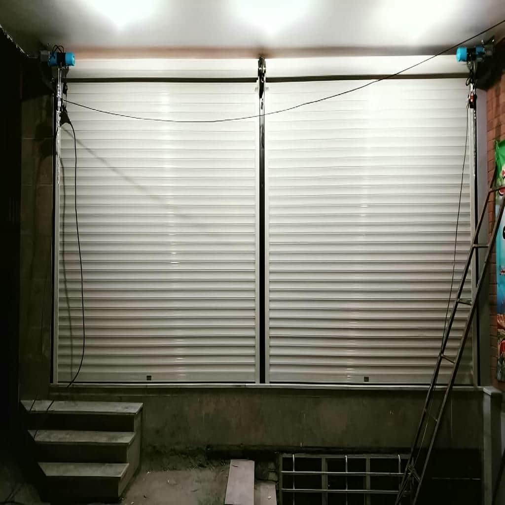 کرکره برقی و کرکره دستی با شفت روان و هماهنگ