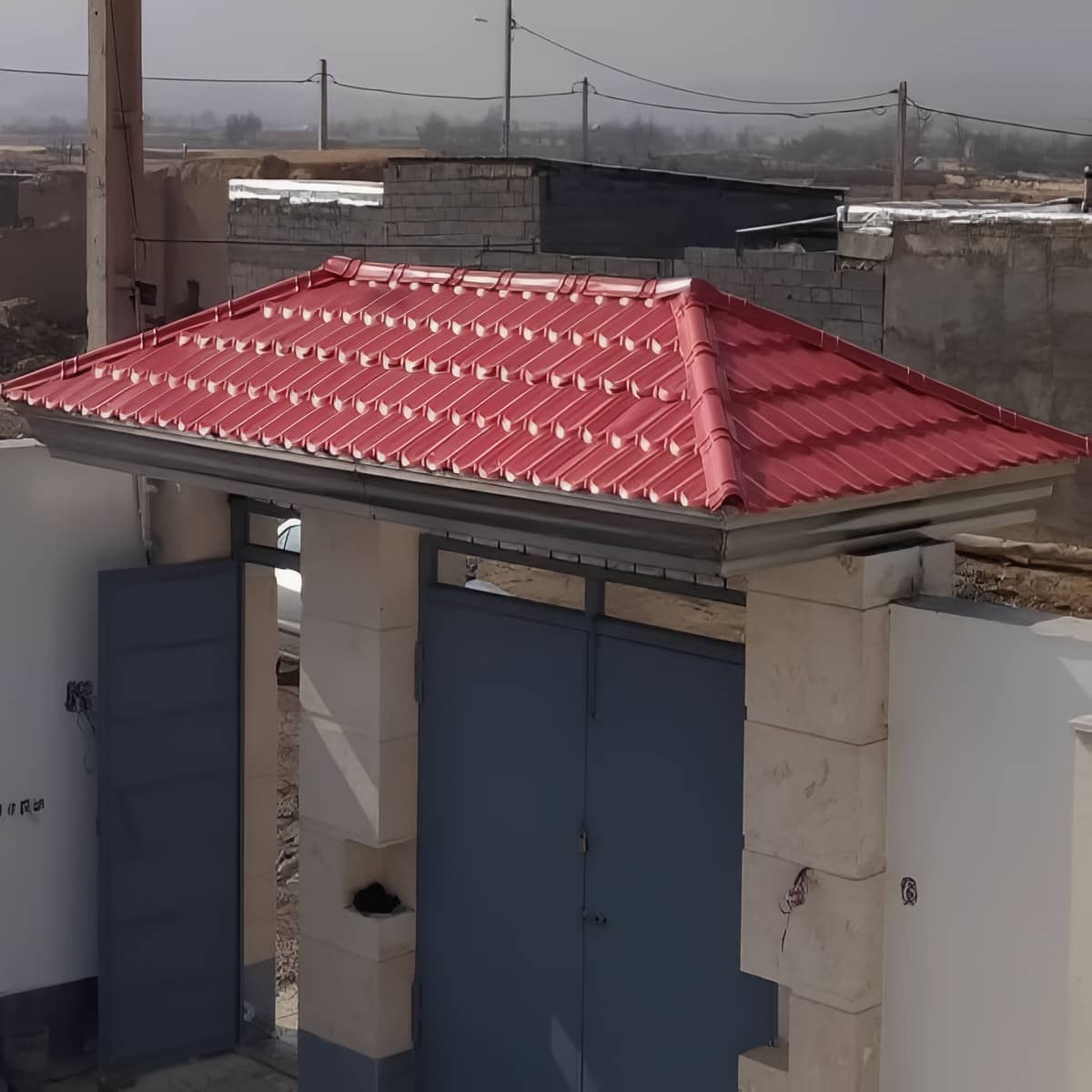 آردواز سردرب حیاط با رنگ هماهنگ درب آردواز سردرب حیاط با رنگ هماهنگ درب