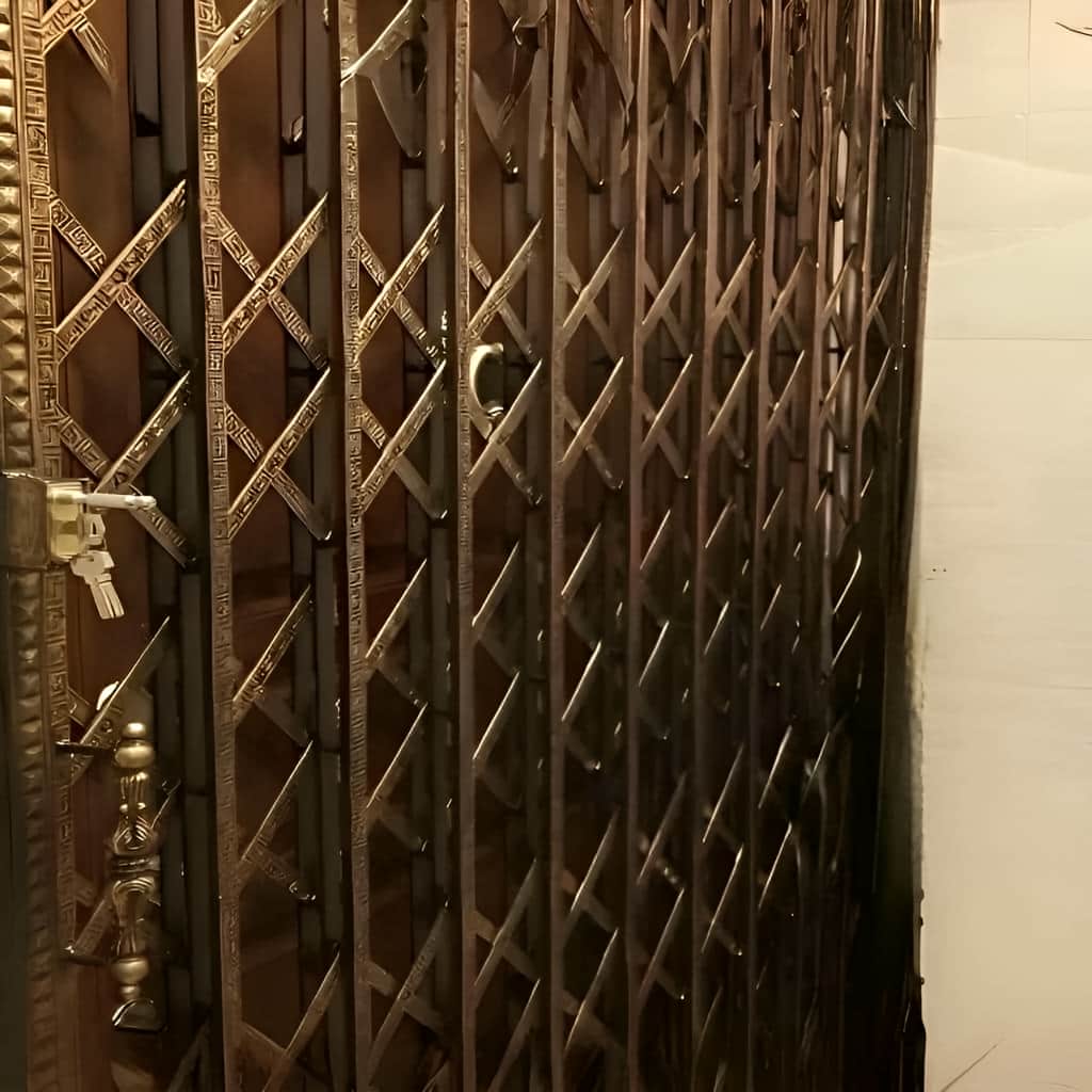 اجرای درب آکاردئونی طلایی سلطنتی با ریل مقاوم