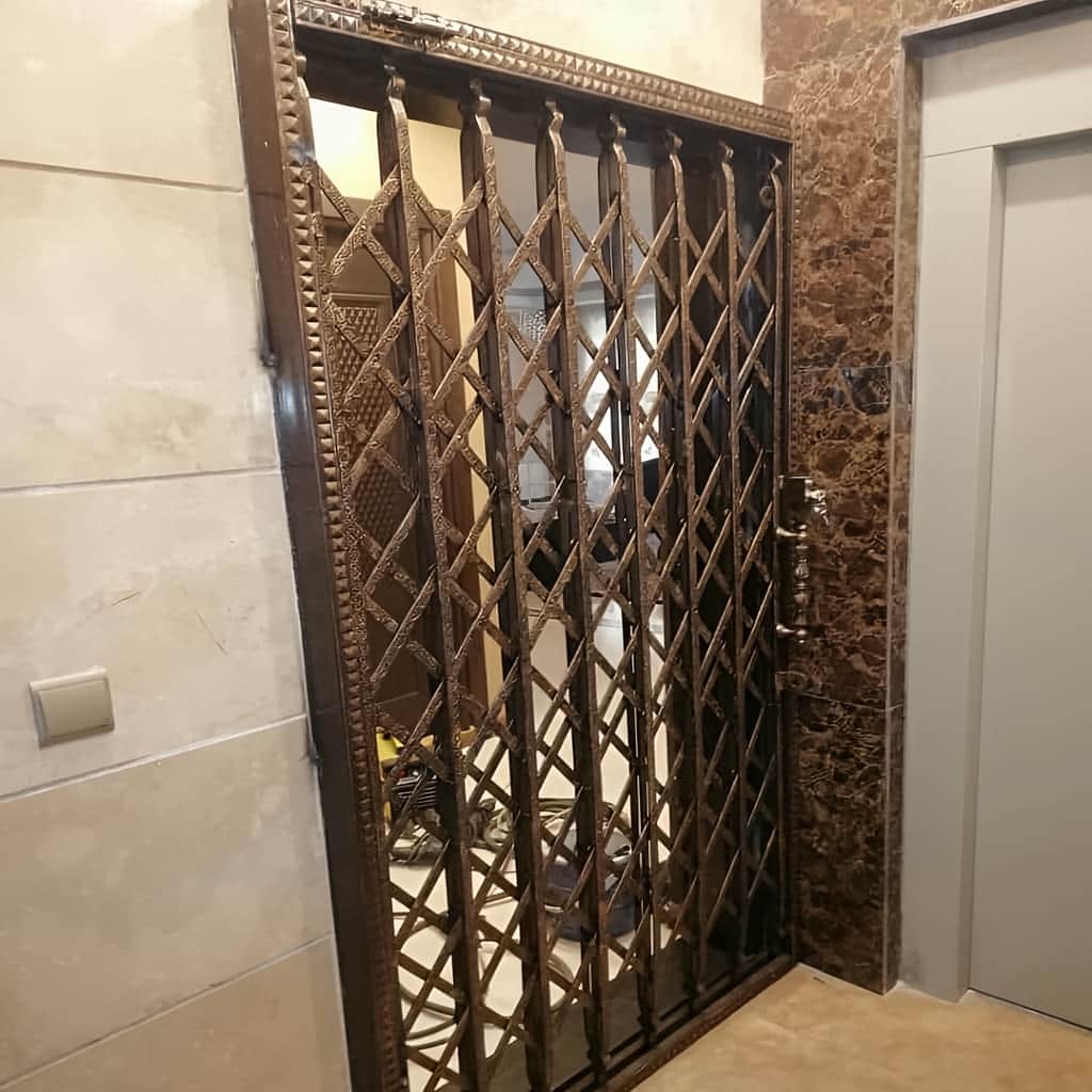 ساخت درب آکاردئونی شیک قفل دار با تسمه فولادی