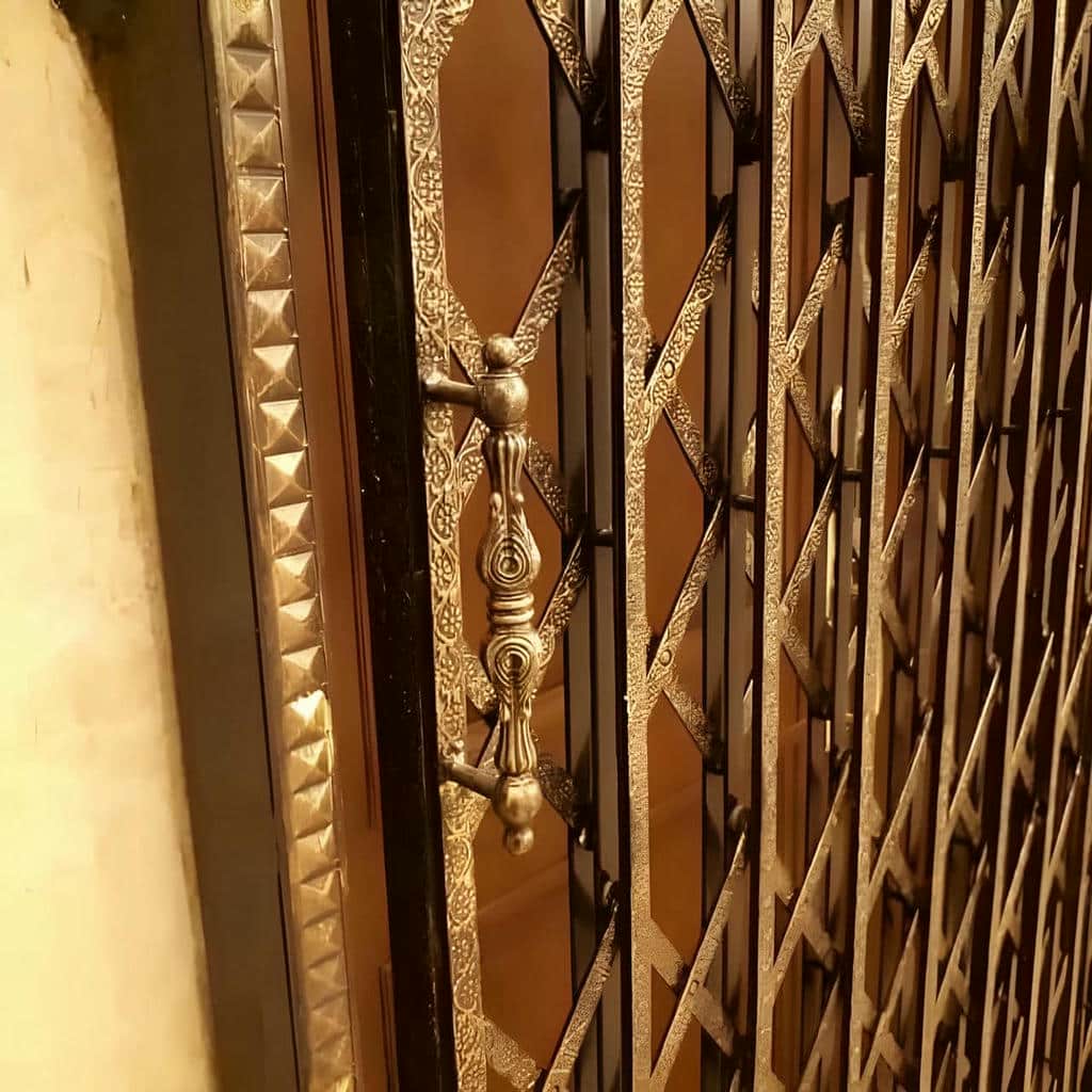 سفارش درب آکاردئونی ضد سرقت آپارتمان با قفل مخفی