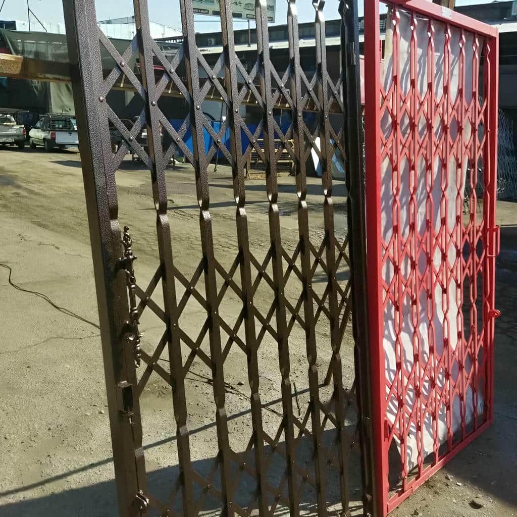 خرید درب آکاردئونی برای واحد اداری با قفل ایمن
