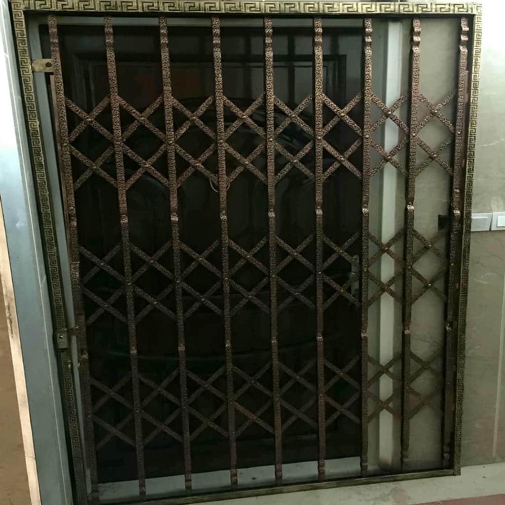 درب ریلی آکاردئونی کم جا برای ورودی آپارتمان