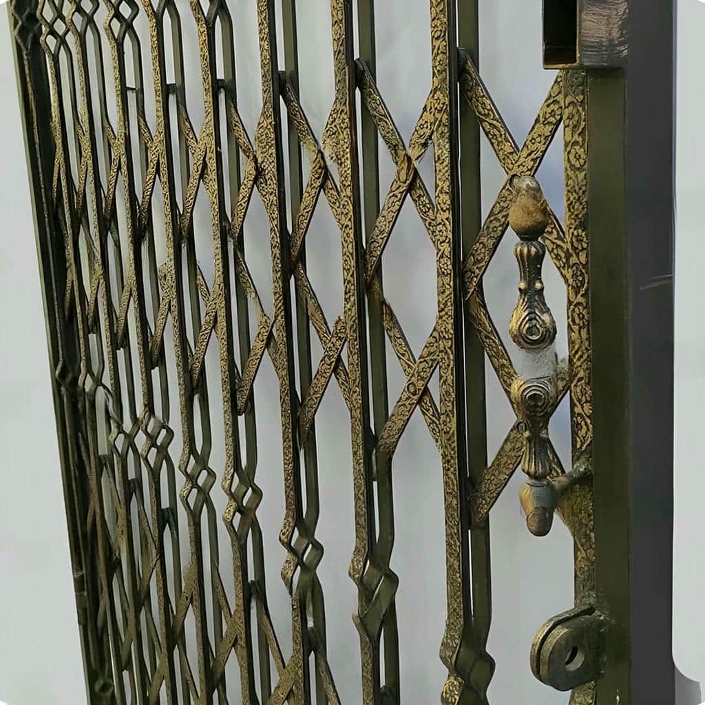 اجرای درب آکاردئونی ضد سرقت آپارتمان با ریل روان