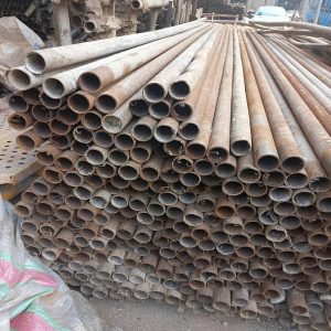 لوله داربست دست دوم و کارکرده با بدنه سالم لوله داربست دست دوم و کارکرده با بدنه سالم