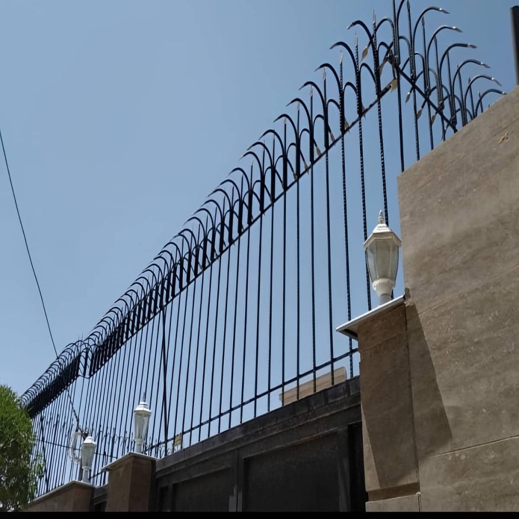 سفارش حفاظ دیوار کلاسیک سرنیزه با رنگ مقاوم