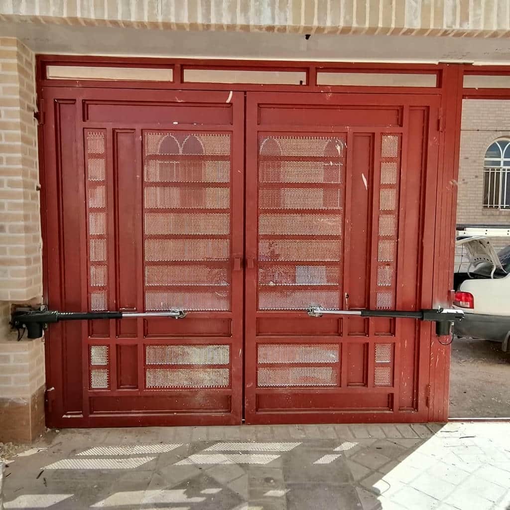 خدمات جک درب دو لنگه لولایی برای درب فلزی