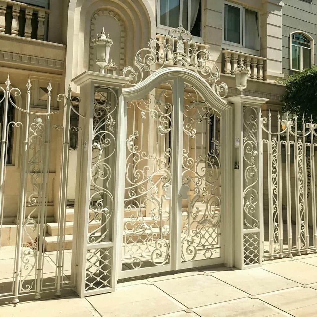 نصب درب حیاط کشویی ریل زمینی برای ورودی ماشین رو